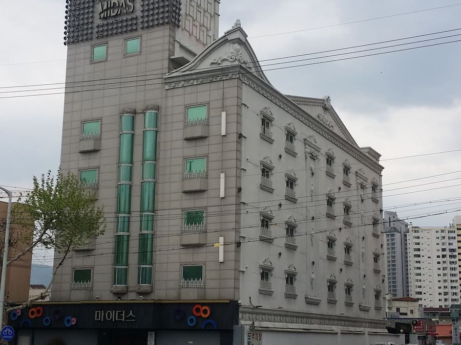 Fachada de la propiedad