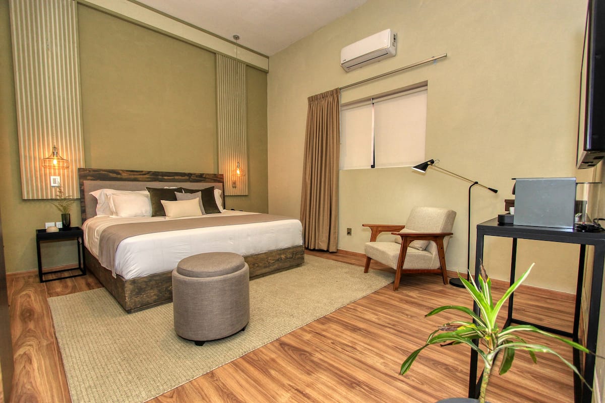 1 bedroom, premium bedding, in-room safe, blackout curtains