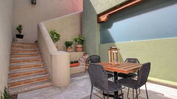 总统套房, 1 张特大床和 1 张沙发床, 按摩浴缸 (Brunia) | 露台