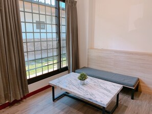 Escritorio y wifi gratis