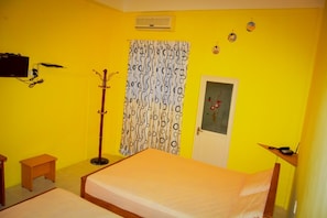 1 bedroom, free WiFi, bed sheets - The Senaro Holiday Inn (Hingurakgoda)