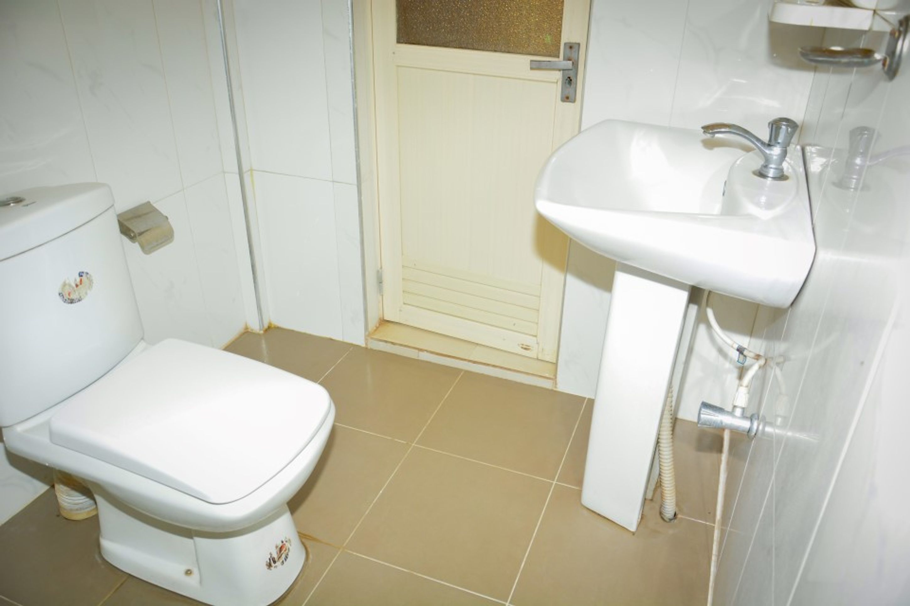 Shower, rainfall showerhead, towels