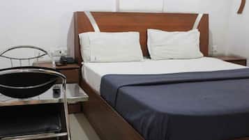 Habitación Deluxe, 1 cama doble | Escritorio