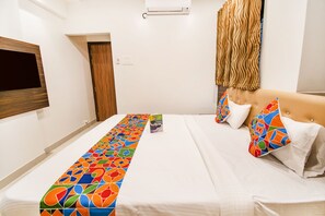 Premium Room, 1 Queen Bed | Desk, free WiFi