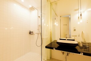 Bathroom shower - BLUE STEAK WONDER SENAHA (Yomitan)