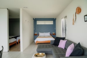 3 개의 침실, 필로우탑 침대, 각각 다른 스타일의 인테리어, 다리미/다리미판