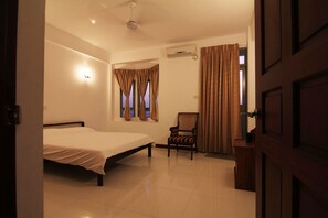 3 bedrooms, individually furnished, soundproofing