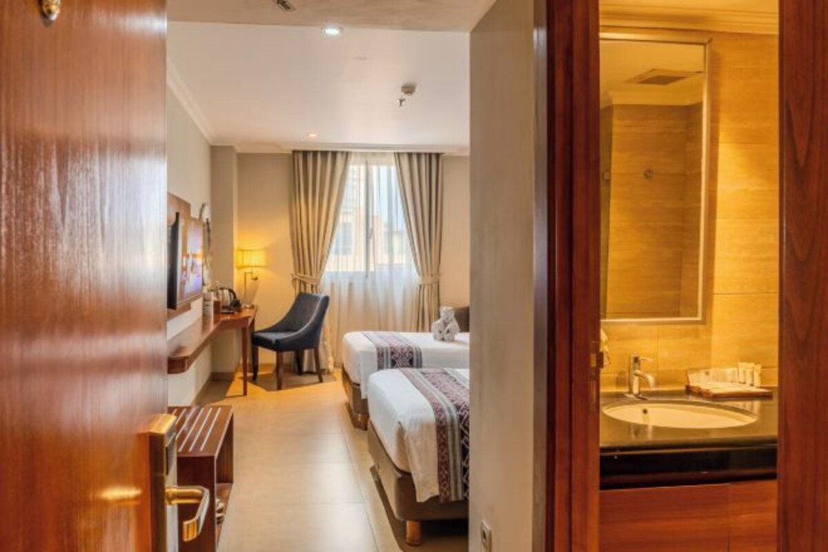 In-room safe, soundproofing, free WiFi