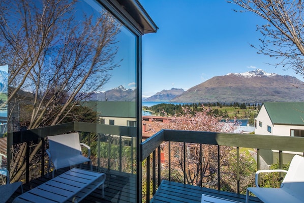 Duplex, 3 Bedrooms | Balcony view