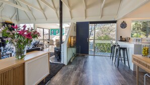 Unclassified image, 3 of 12, button - Panoramic (Queenstown)