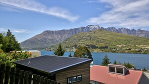 Unclassified image, 4 of 10, button - Views 1 (Queenstown)
