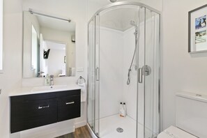 Duplex, 1 Bedroom | Bathroom