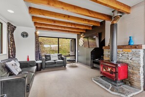 Lounge - Woodbury Retreat (Queenstown)