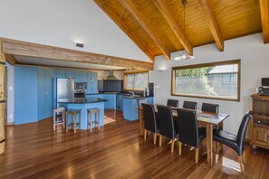 Dining - Hensman Heights (Queenstown)