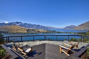 House, 4 Bedrooms | Terrace/patio