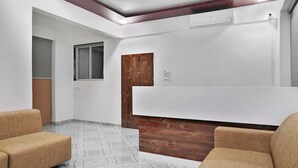 Reception - Treebo Trend Kohinoor Residency (Pune)