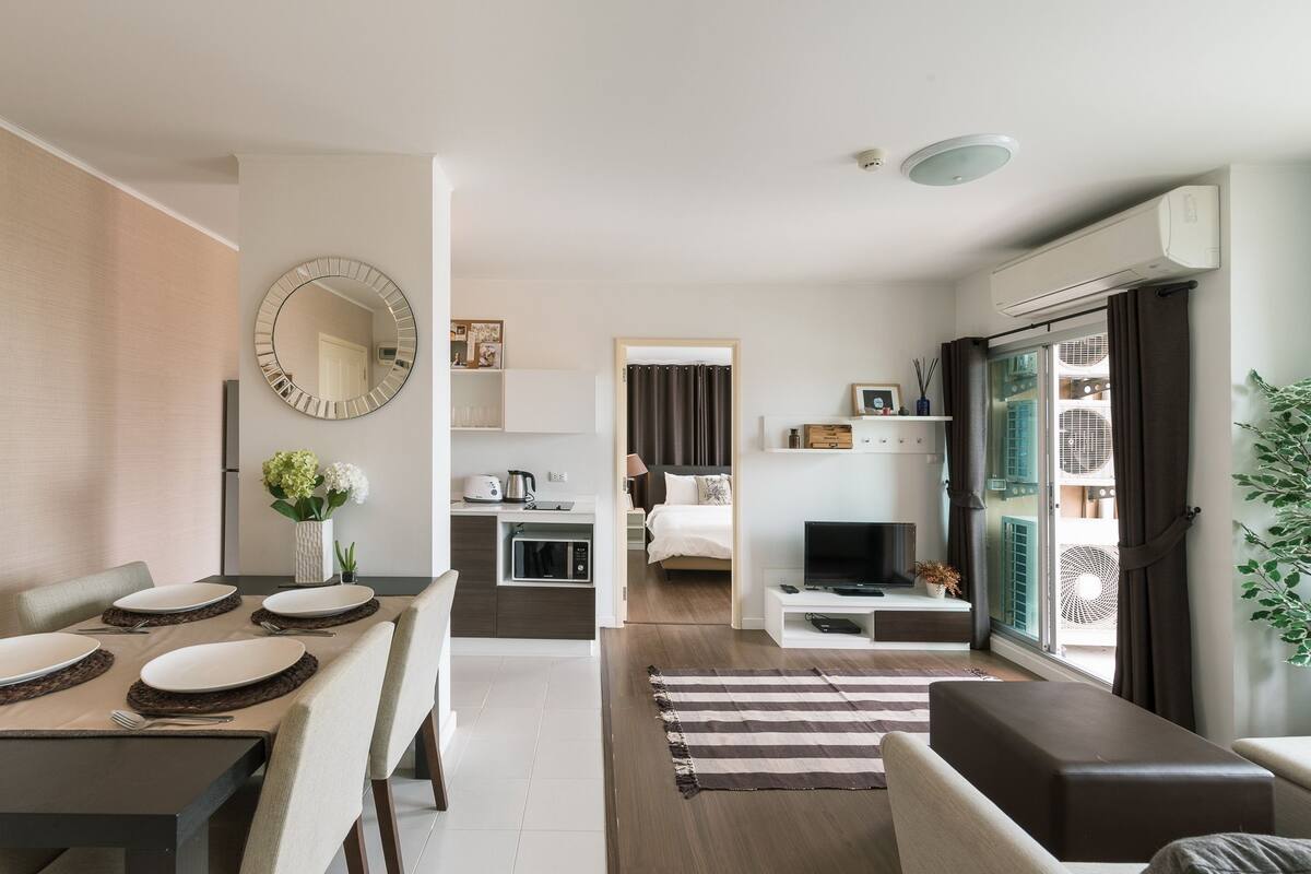 Phòng Suite, 2 phòng ngủ | Khu vực ăn uống tại phòng