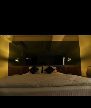 Rollaway beds, free WiFi