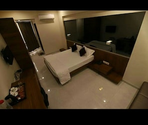 Rollaway beds, free WiFi