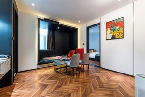 Perhesviitti, 2 makuuhuonetta | Oleskelualue | Taulutelevisio