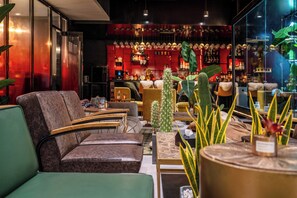 Coin salon dans le hall