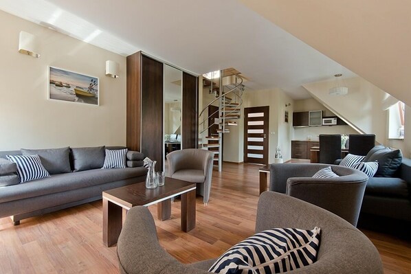 Apartment (Martini V) | Living room | Flat-screen TV