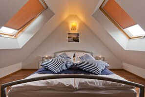 Apartment (Martini Prestige) | Iron/ironing board, free WiFi, bed sheets