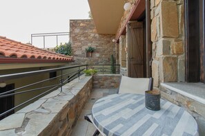 Habitación doble, 1 cama Queen size | Terraza o patio