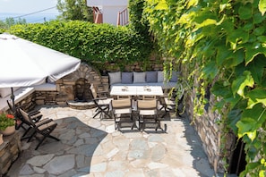 Vista frontal de la propiedad