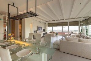 2-Bedroom Condo | In-room dining - Hua Hin Luxury Condo by Passionata (Hua Hin)