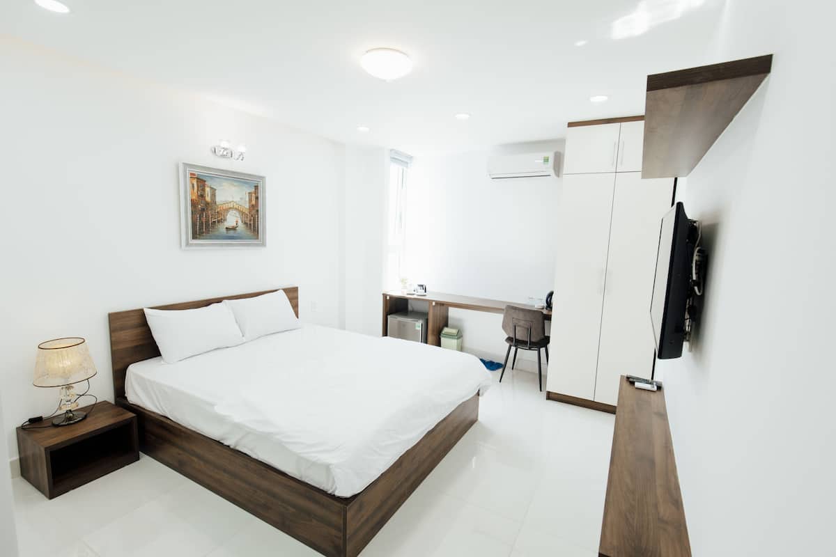 In-room safe, desk, soundproofing, rollaway beds