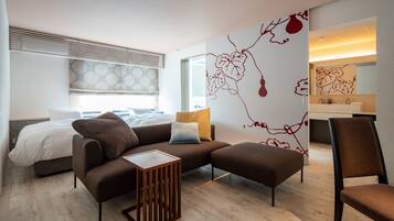 Chambre avec lits jumeaux (#401, Suite) | Coffre-fort, décor unique, ameublement unique, système d’insonorisation