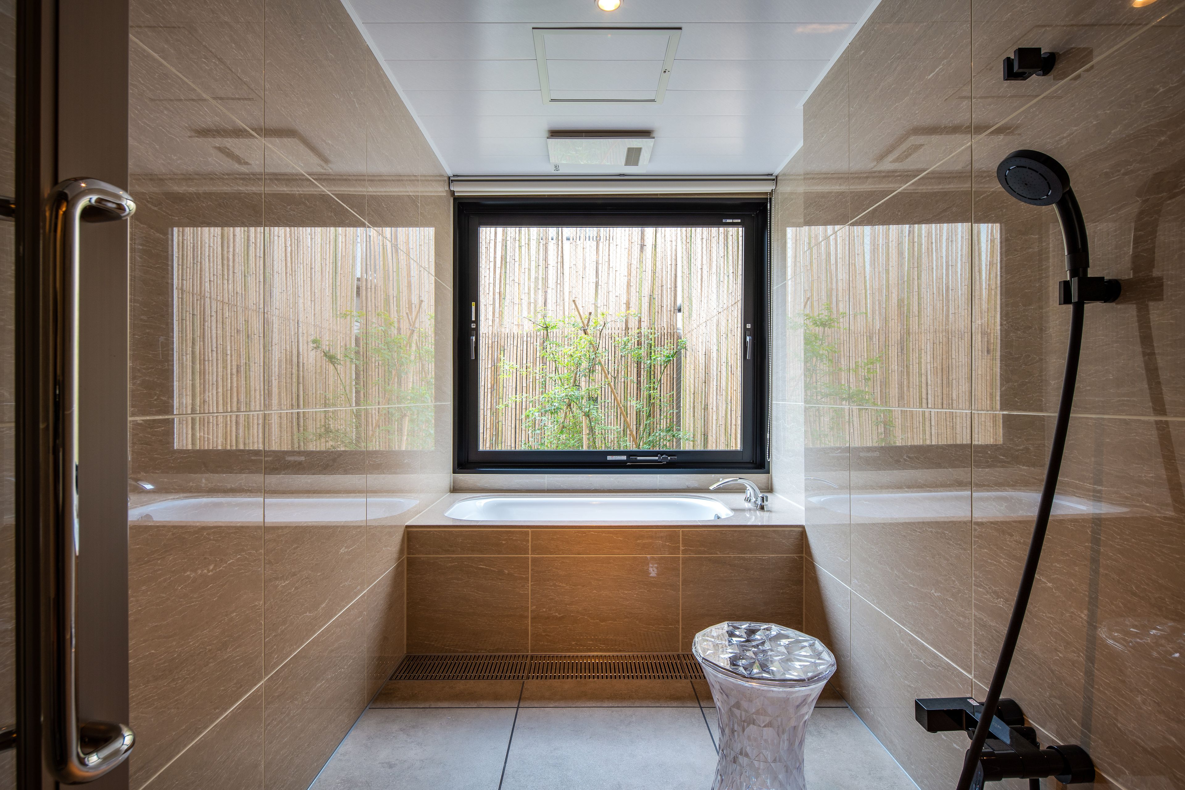 Room#101 Suite Room Twin | Bathroom | Separate bathtub and shower, designer toiletries, hair dryer, bathrobes