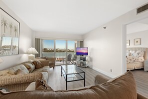 Televisión, juguetes