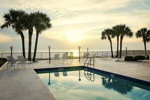 Outdoor pool - Mariners Light 3B (Redington Beach)
