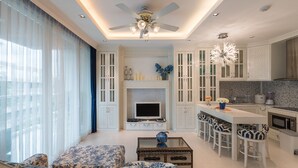 ห้องสวีท, 2 ห้องนอน | ห้องนั่งเล่น