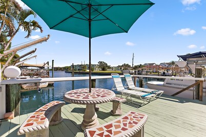 Dockside Villas B