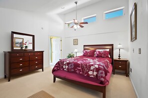 Appartement, meerdere bedden (2 Bedrooms) | 2 slaapkamers, een bureau, een laptopwerkplek, verduisterende gordijnen