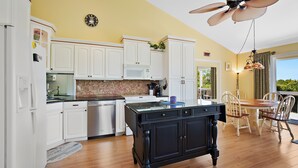 Condo, Multiple Beds (2 Bedrooms) | Private kitchen | Fridge, oven, toaster, high chair - Sherwood Lakes B (Palm Harbor)