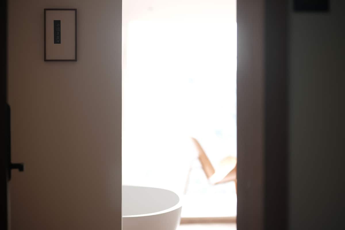 Panoramic Süit, 2 Yatak Odası, Sigara İçilmez, Dağ Manzaralı | Banyo | Duş, geniş duş başlığı, ücretsiz banyo/kozmetik ürünleri