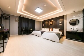 Zweibettzimmer | Zimmersafe, Verdunkelungsvorhänge, schallisolierte Zimmer