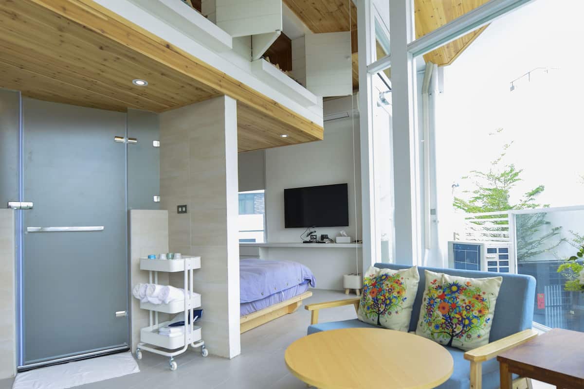 Panoramic Room, 2 Double Beds, Bay View (Cozy 2F) | Living area | LCD TV