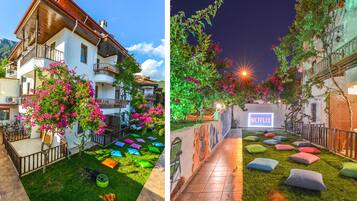 Fassade der Unterkunft – Abend/Nacht