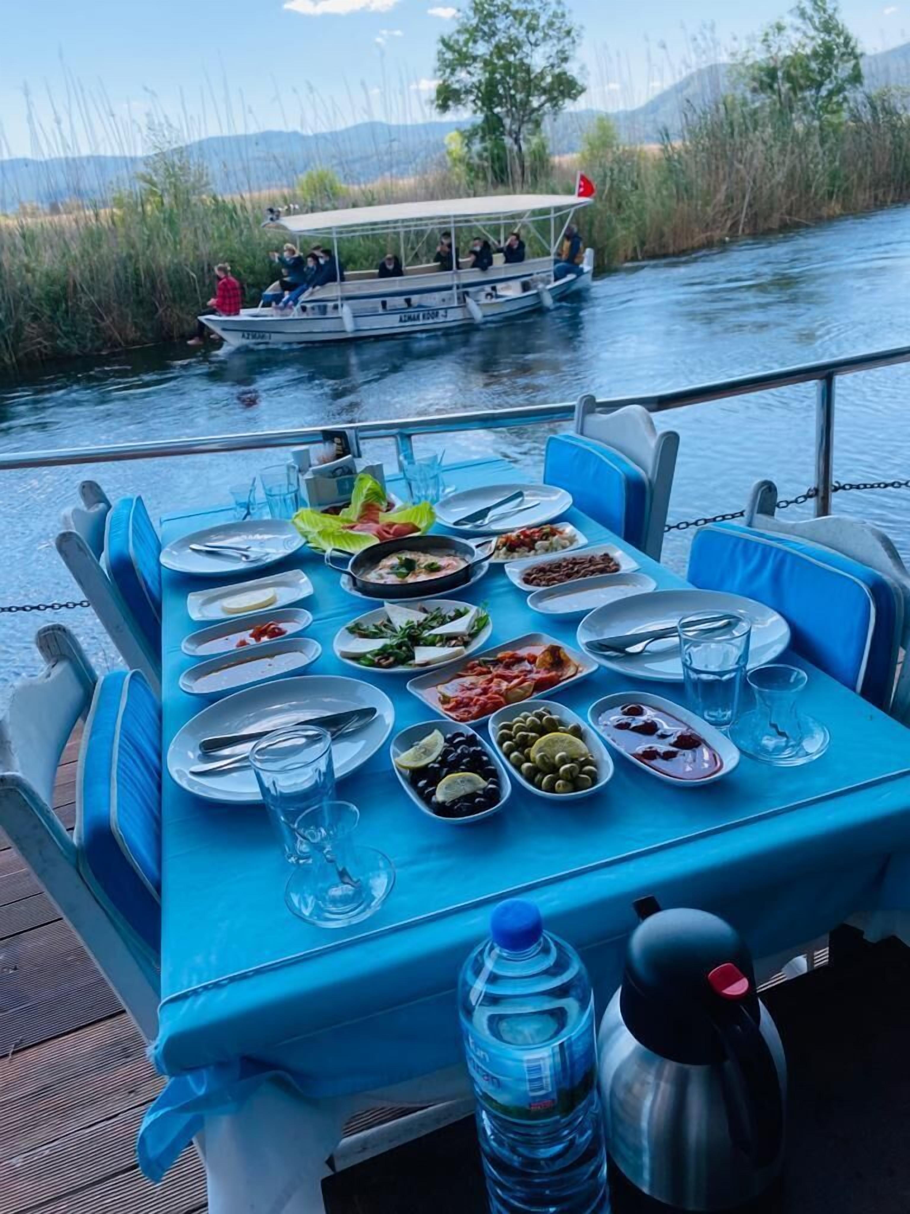 Daily full breakfast (TRY 50 per person)