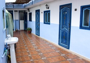 Shower, towels - Hostel Souika (Chefchaouen)
