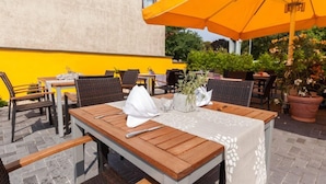 Unclassified image, 4 of 8, button - Deckerts Hotel und Restaurant (Lutherstadt Eisleben)