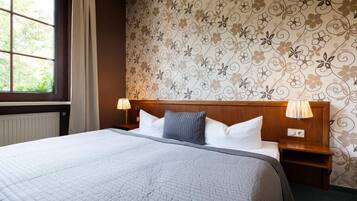 Minibar, iron/ironing board, cribs (free), rollaway beds (surcharge)