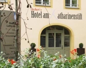 Exterior - DECKERT'S HOTEL AM KATHARINENSTIFT (Lutherstadt Eisleben)