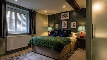 Iron/ironing board, WiFi (free), bed sheets