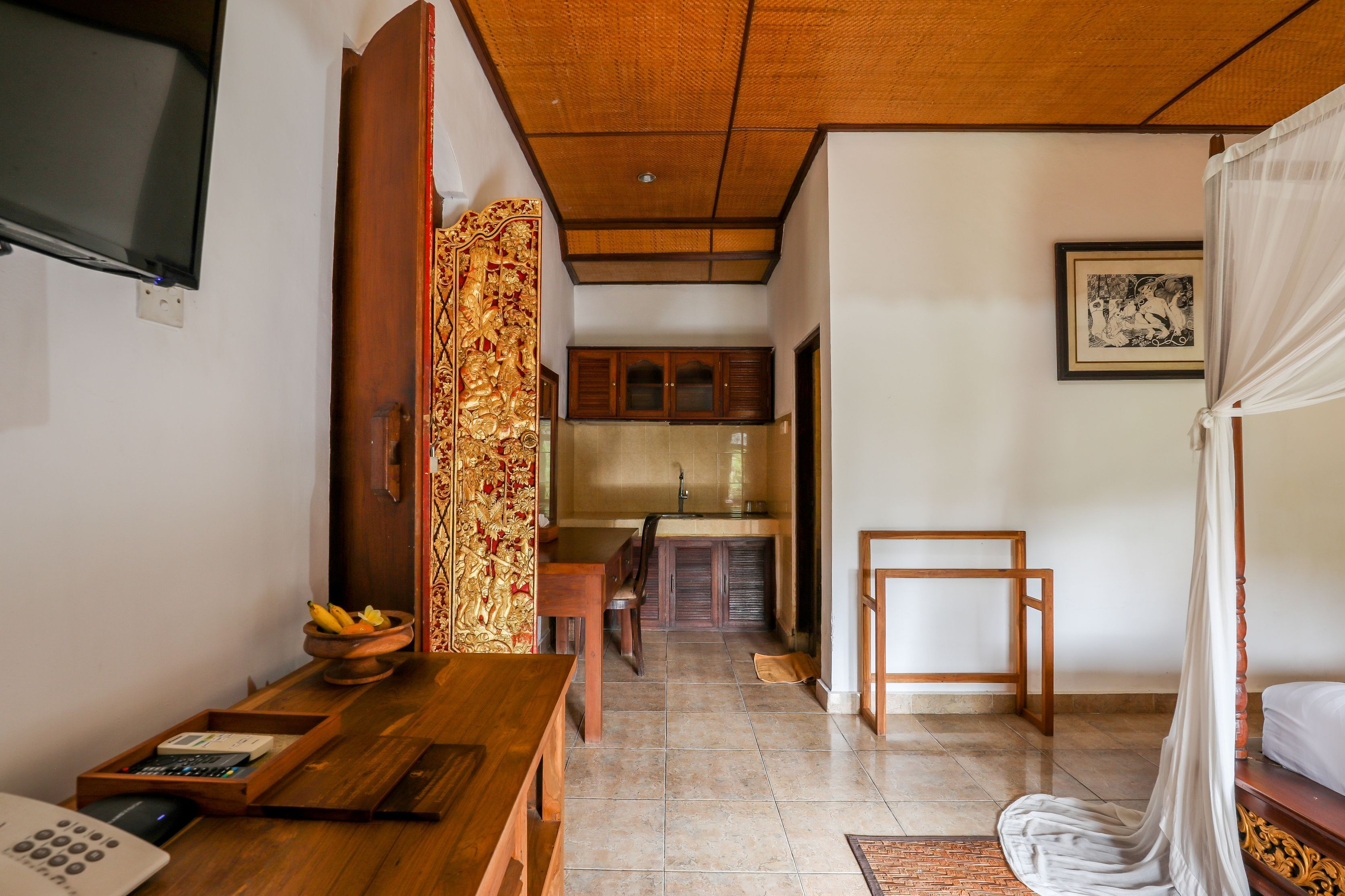 executive room, 1 queen bed, balcony, garden view | 1 bedroom, in-room safe, blackout curtains, soundproofing